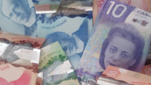 GIC不再吃香！利率下行，2026年加拿大聪明钱的去向全解析