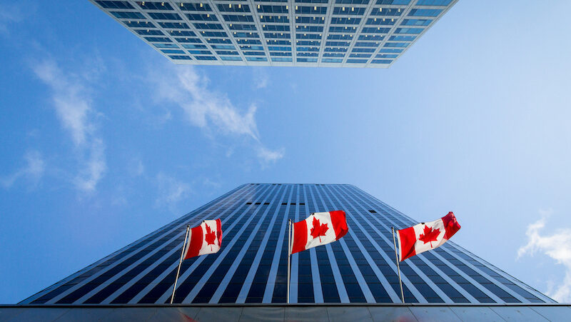 加拿大六大银行Q4财报前瞻：估值接近完美，分析师警告下行风险