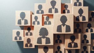 加拿大职位空缺连续三季度下降：全职岗位需求缩减，薪资增长放缓