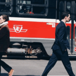 Read more about the article 关税与AI冲击下，加拿大企业2026年上半年招聘明显放缓 | AiF insight