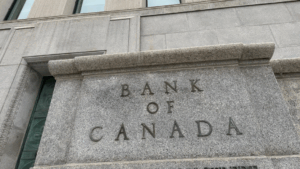 加拿大公共部门裁员加速：央行裁10%、高管离职，统计局启动850岗位削减