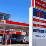 Read more about the article “隐形碳税”引争议：清洁燃料法规或推高加拿大油价，未来仍有上涨压力 | AiF insight