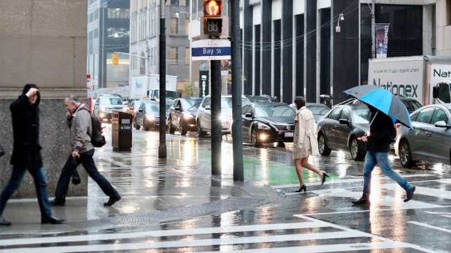 加拿大家庭债务创纪录达 3.2 万亿，增长几乎全靠利息推高