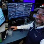 Read more about the article 道指突破 50,000 点：美股迎来历史性里程碑时刻 | AiF 财经日报