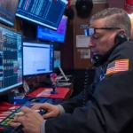 Read more about the article 就业数据强劲，道指稳守5万点上方 | AiF 财经日报