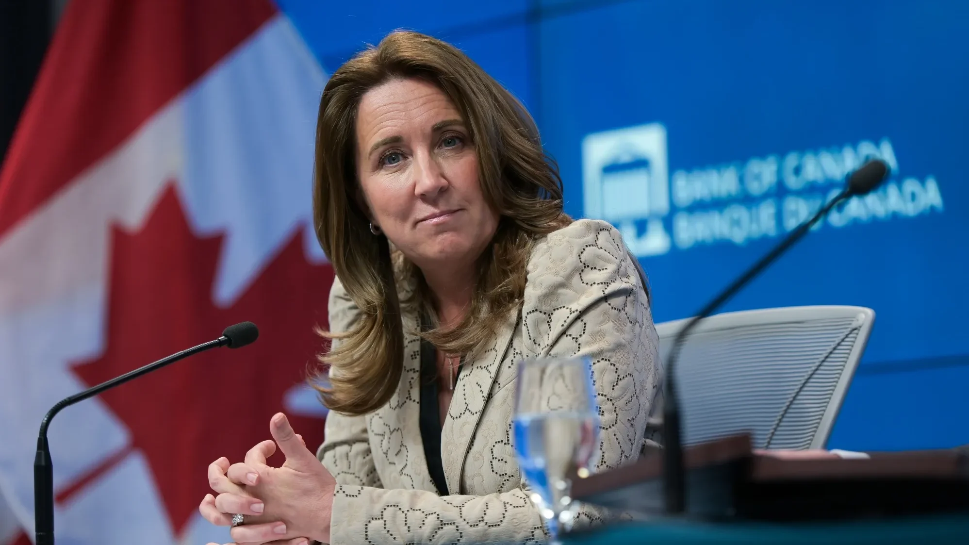 加拿大央行呼吁中小企业拥抱AI，警惕生产率与通胀风险