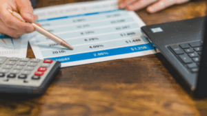 专家与评级机构齐警告：加拿大经济增长放缓，衰退风险上升