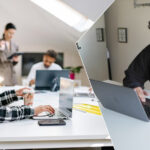 Read more about the article 26岁年薪9万仍感迷茫：年轻人的财务压力正在改变人生规划 | AiF insight