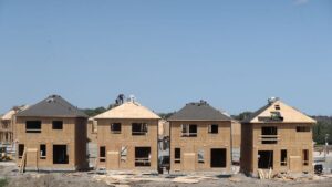 多伦多开发商推出房价保护计划 新房销量创45年低点