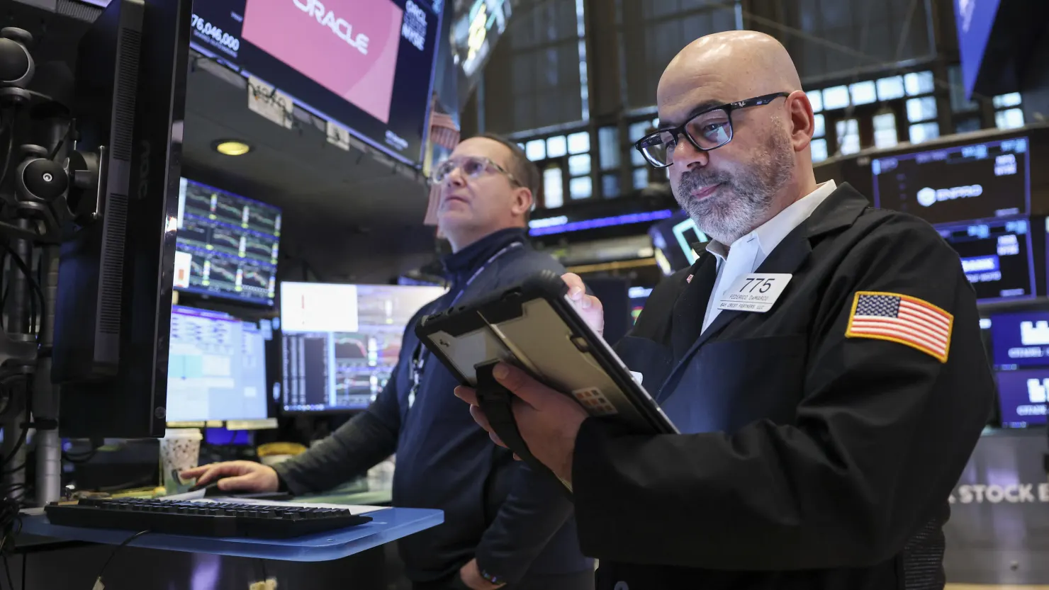 美股连续第二日回落，但收盘明显脱离盘中低点；油价冲高后有所缓解