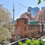 Read more about the article 多伦多公寓价格跌回2017年：买家观望，卖家降价求成交 | AiF insight
