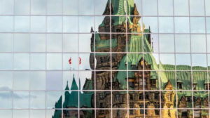 加拿大经济越来越依赖政府支出：房贷利率或长期维持高位