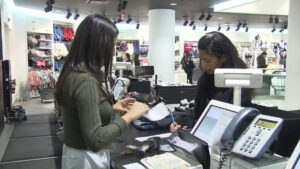 加拿大2月失业率升至6.7%：意外流失8.4万岗位，魁省与年轻人受创最深