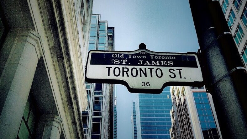 加拿大服务业连续5个月萎缩：制造业停滞，经济压力加剧