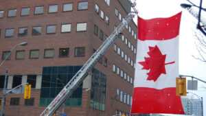 差距惊人！加拿大最富家庭净资产$350万，底层仅$8万