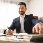 Read more about the article 90后精英拒绝“Emo”： 3年躺赚11万，投资贷款策略改变人生路径 | AiF Clients